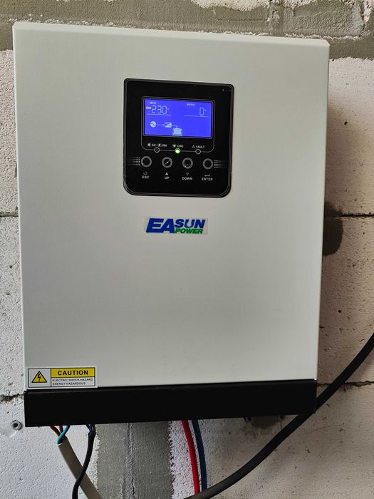 Инвертер гибридный солнечный 24В 3КВт ISolar SPH 3K