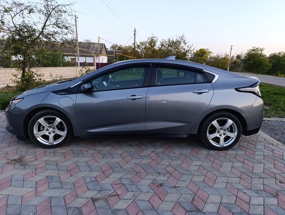 Шевроле вольт 2018