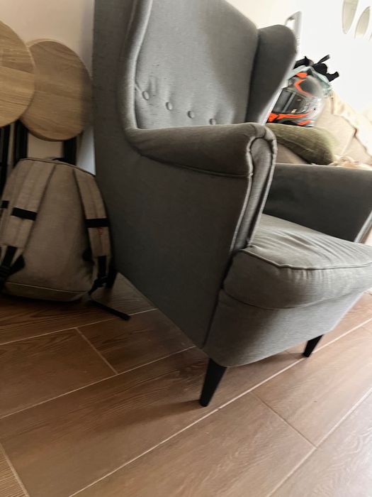 POLTRONA IKEA Cinza
