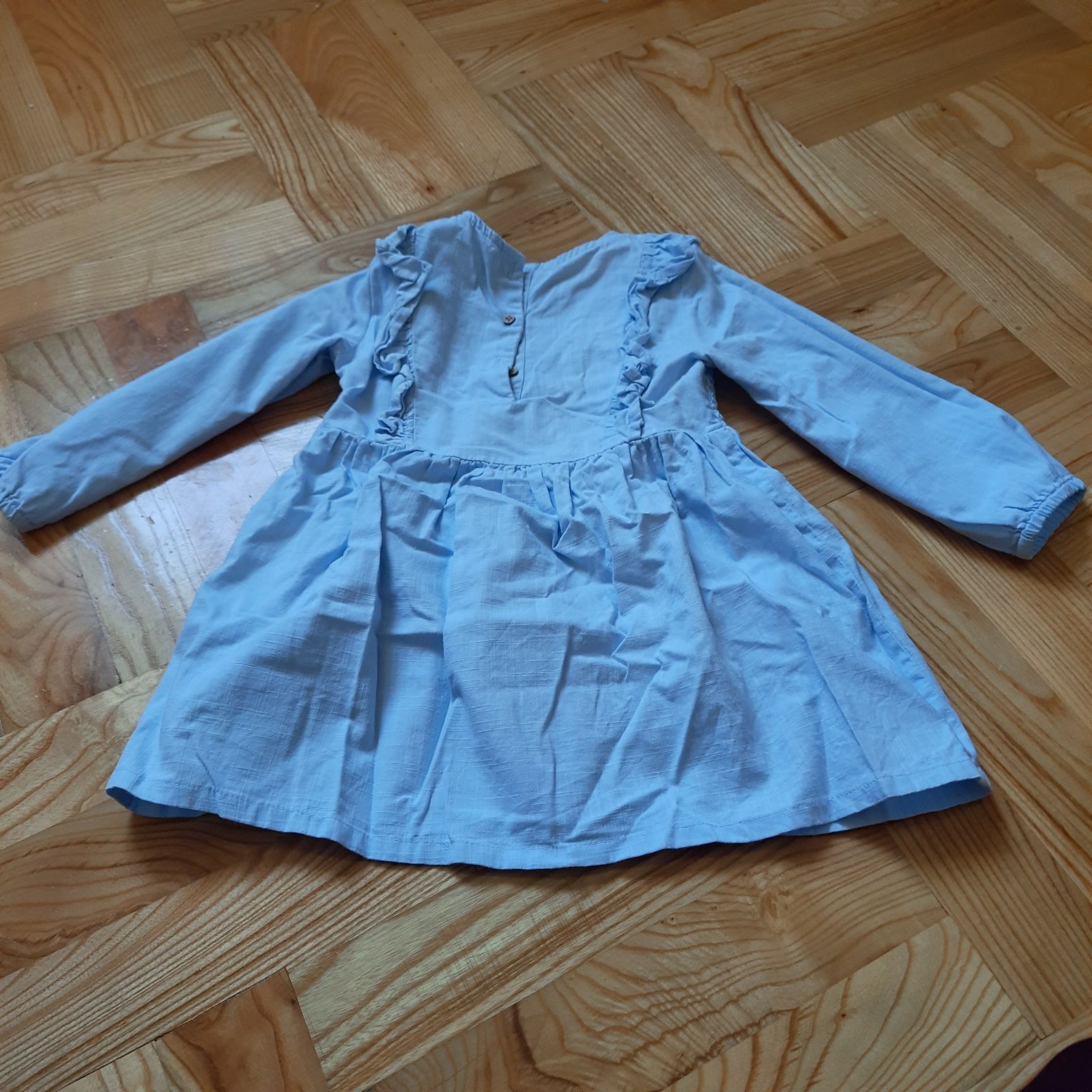 Jasnoniebieska sukienka reserved 92