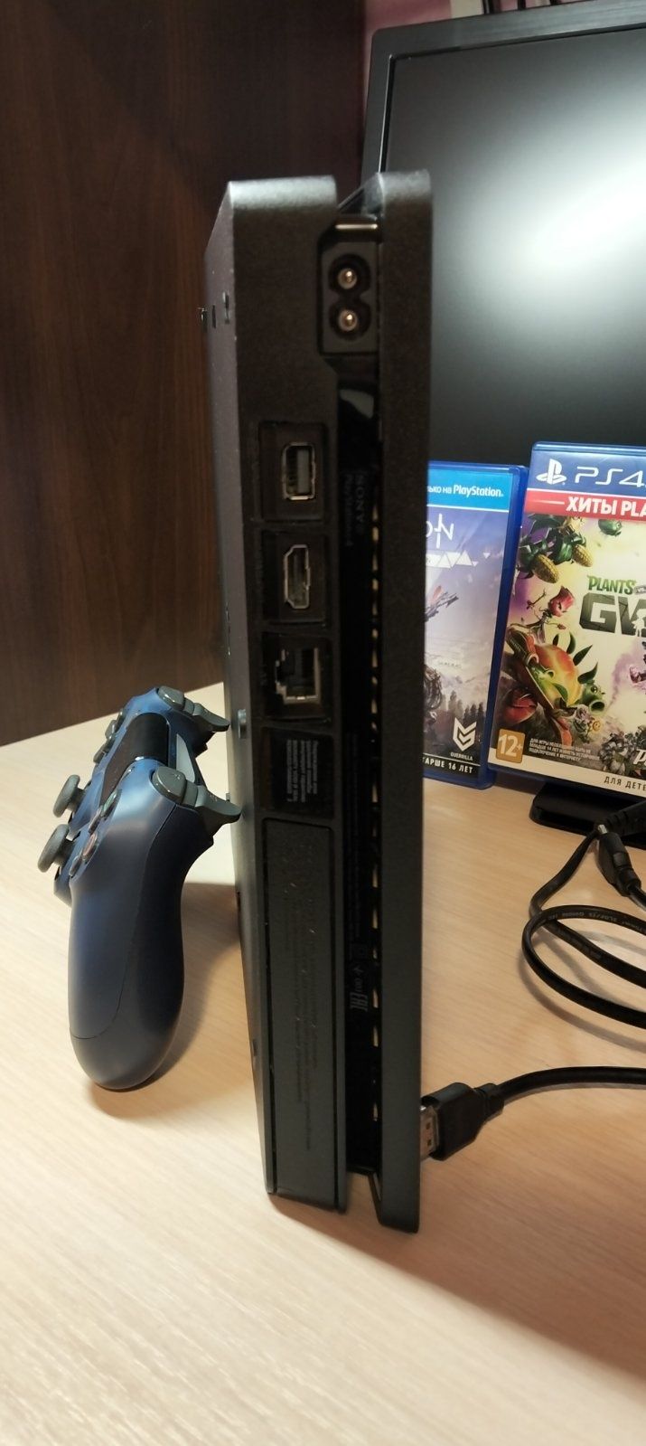 Продаю ігрову приставку Sony PlayStation 4 slim | 500GB