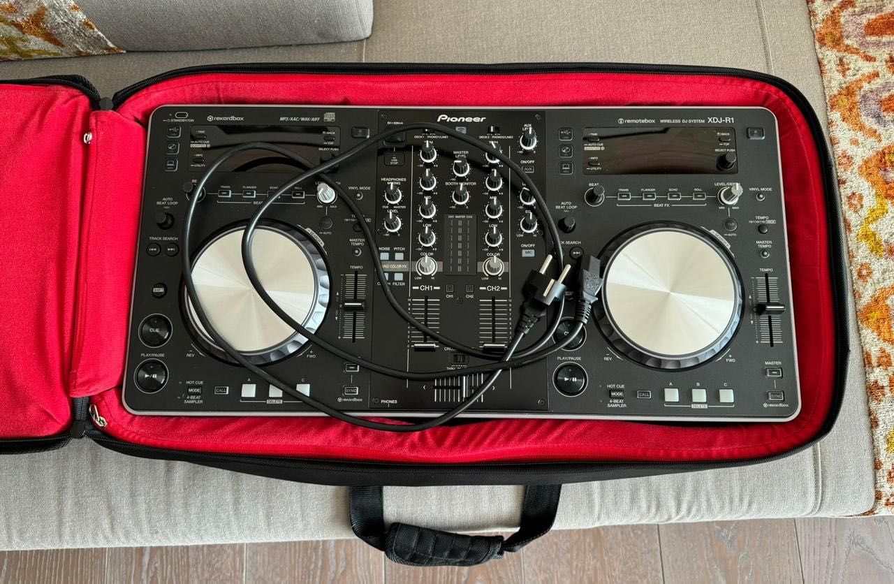 Pioneer XDJ R1 (All-In-One) com saco