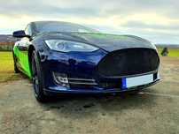 Tesla model S, Grelha frontal