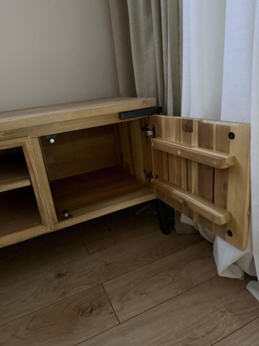 Meble z litego drewna akacjowego Moma Studio w zestawie lub osobno