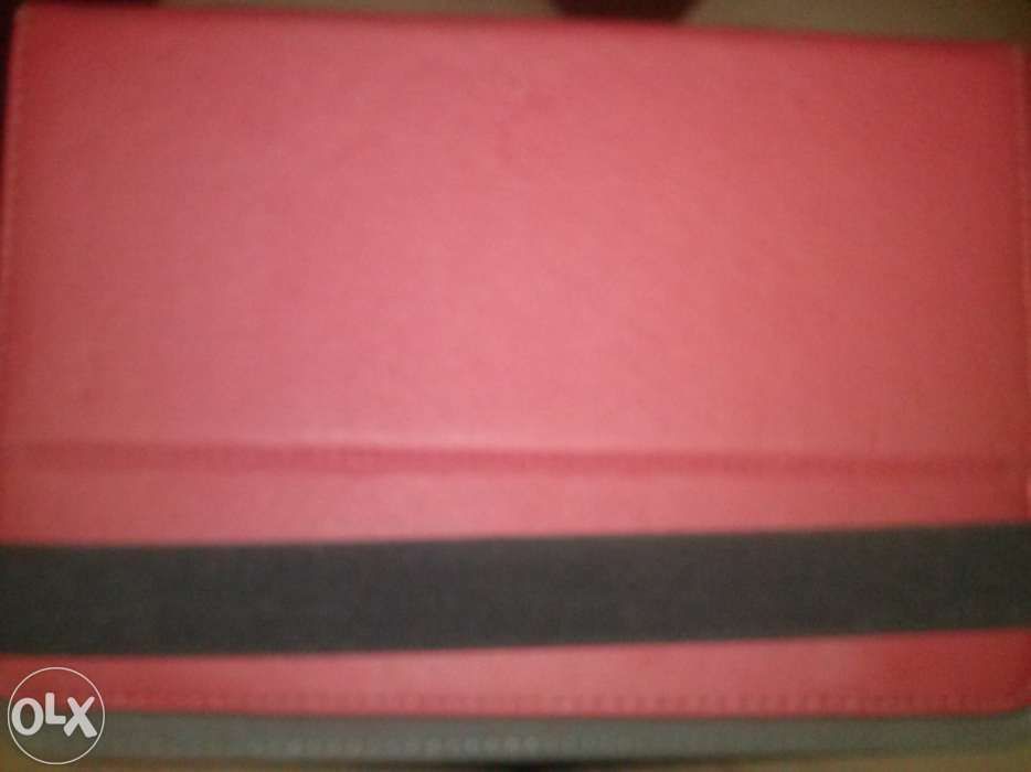 Capa tablet 7'' vermelho quase escuro