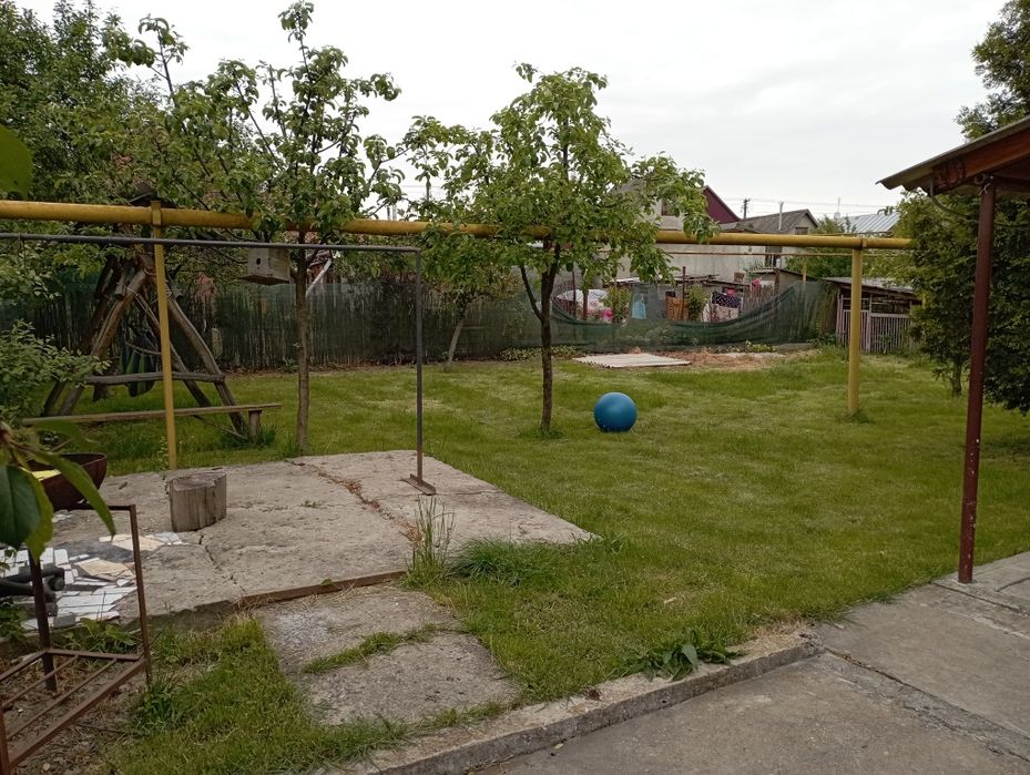 Будинковолодіння: комерція + житло 210 м2 Берегово Бако Габора 109