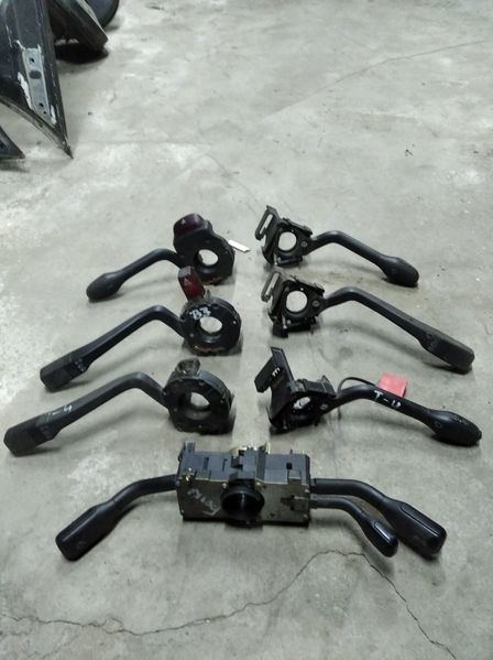 Переключатель Поворотов и Дворников Стрекоза Гитара Passat Golf Audi