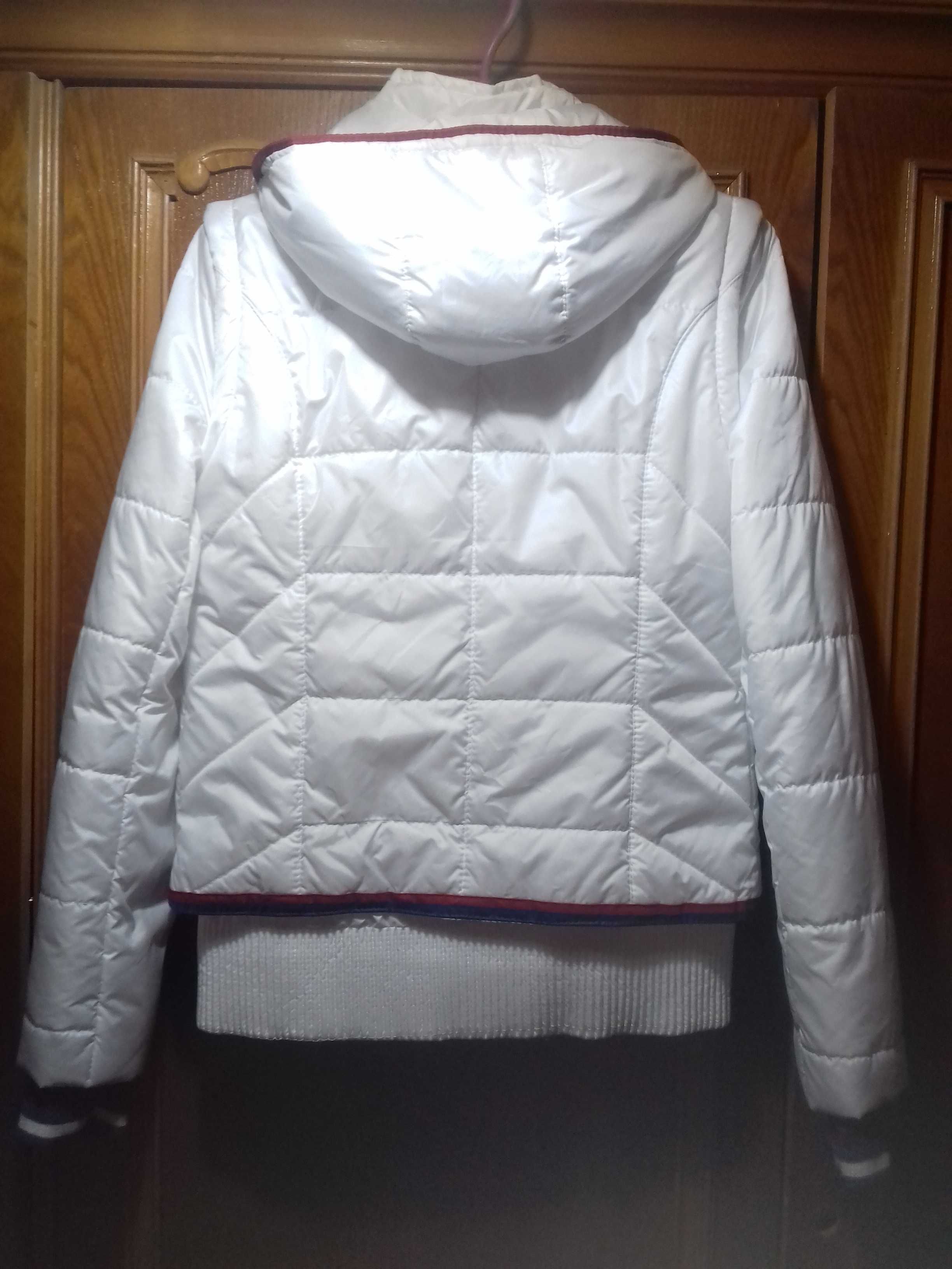 Нова куртка-безрукавка, вітровка, класна курточка - жилетка 44р.