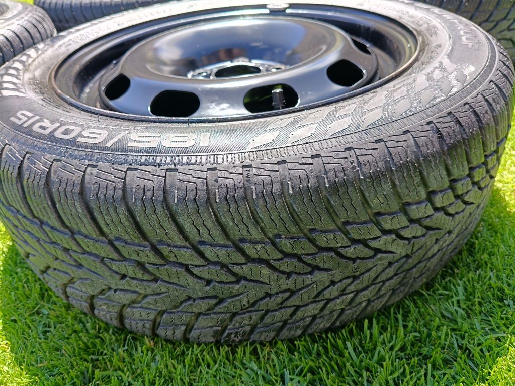 Opony zimowe 15 + felgi Nokian 185/60 produkcja 24/19 bieżnik 6,5 mm