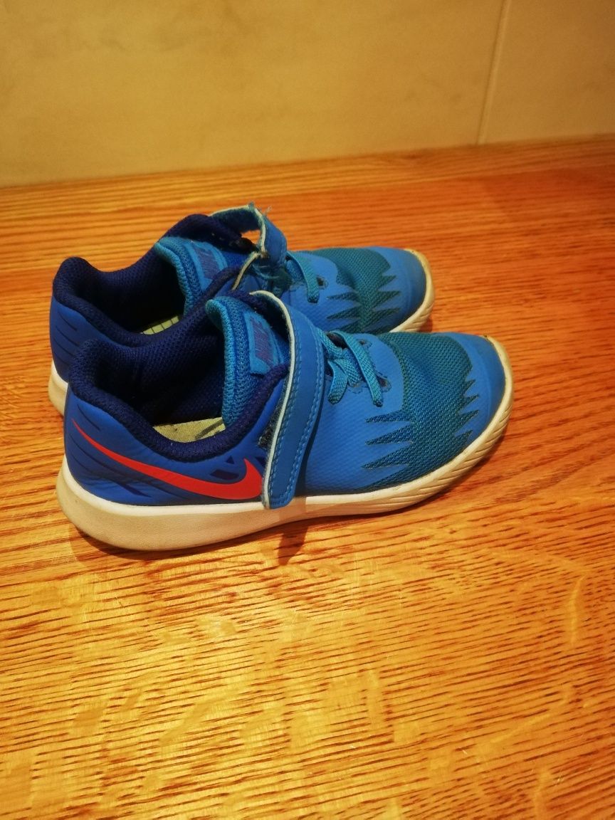Buty sportowe chłopięce Nike r. 27 17,5cm