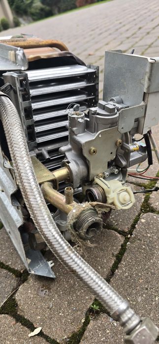 Piecyk Junkers Hydropower cieknie