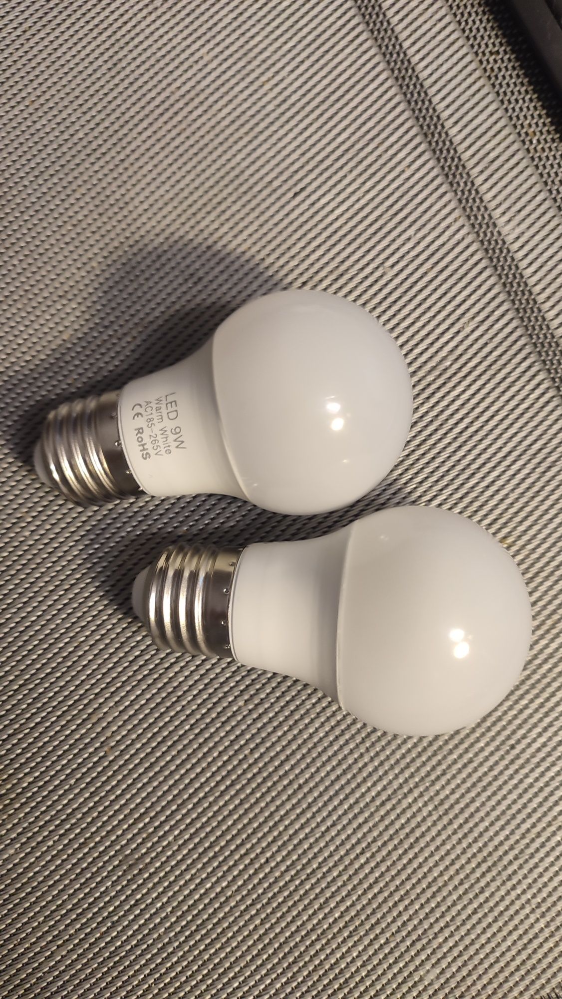 2 lampadas led E27 9w