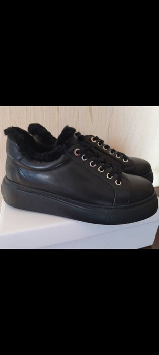 Зимові шкіряні кеди Estro