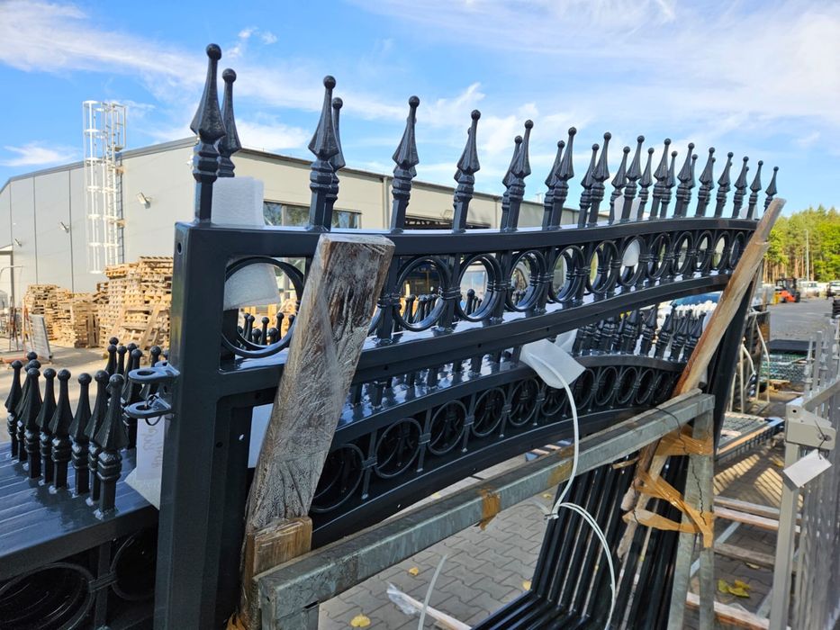 Kute ogrodzenie WPC  25 m 1.30- 1.50 m wyskosc