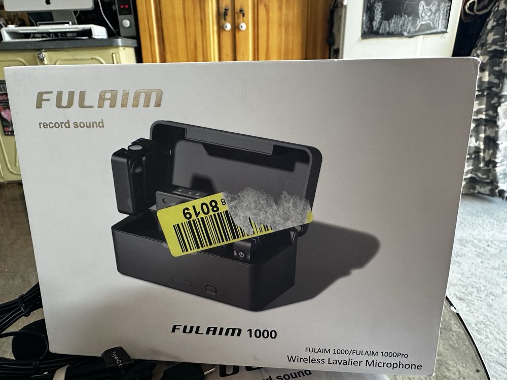 Компактна бездротова петлічна мікрофонна система Fulaim 1000Pro