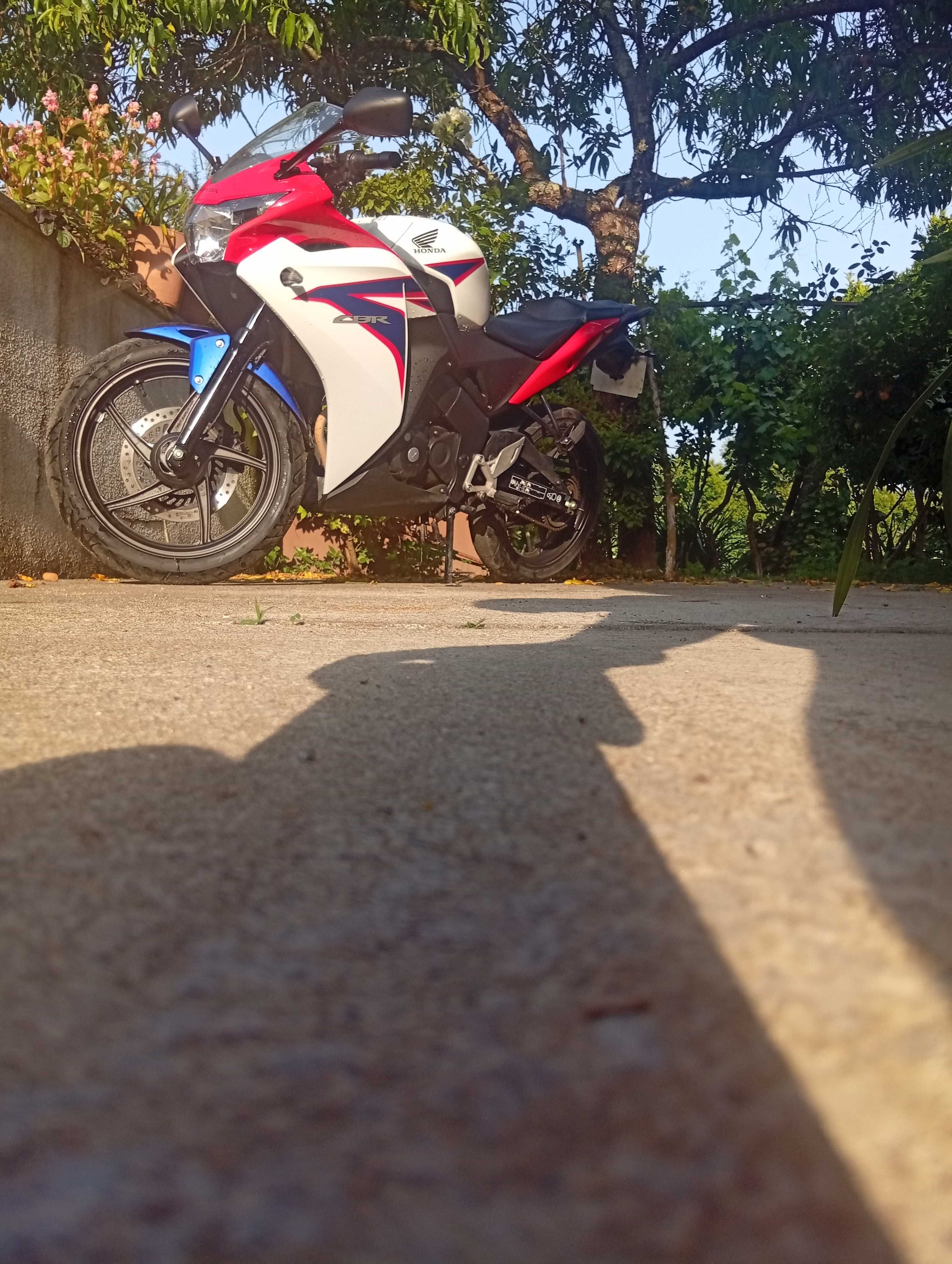 Honda CBR 125R Tricolor 2012