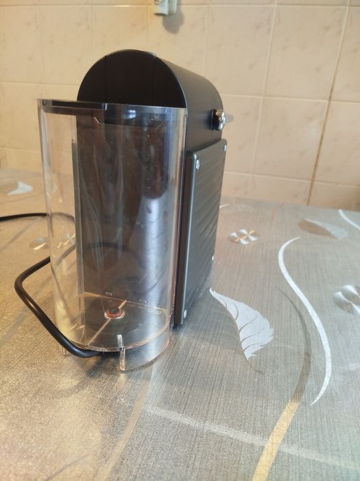 Máquina de café Nespresso PIXIE