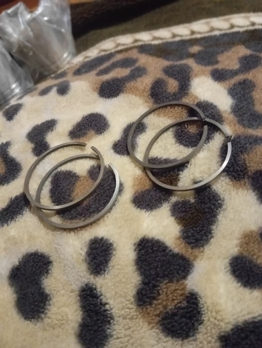 Продам два поршня на ИЖ юпитер 5