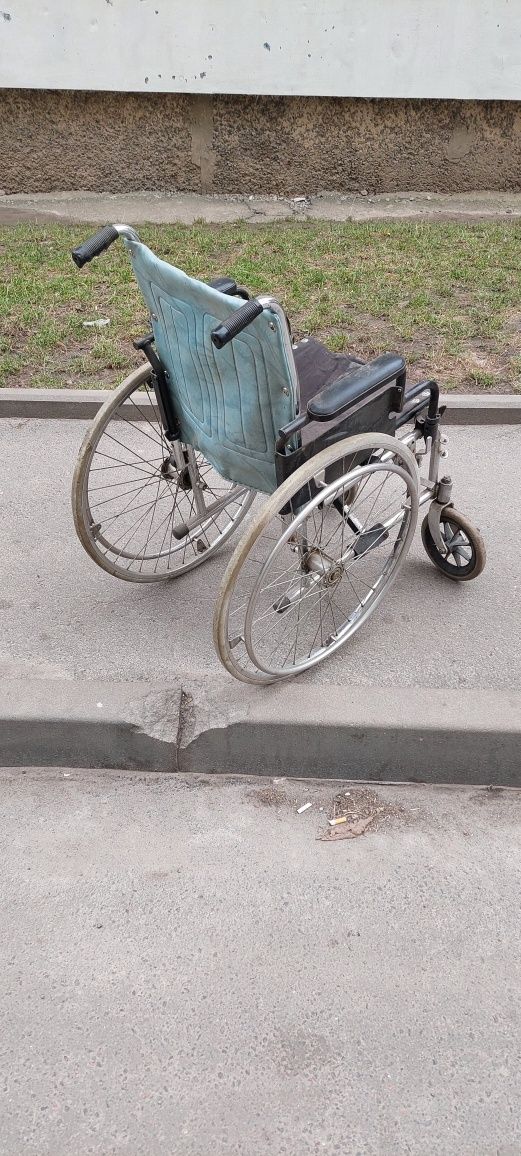 Инвалидная коляска новая хорошая