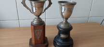 2 taças de Concursos Hípicos ( EPC1953)
