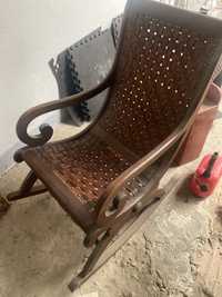 Cadeira de Baloico em pele e madeira