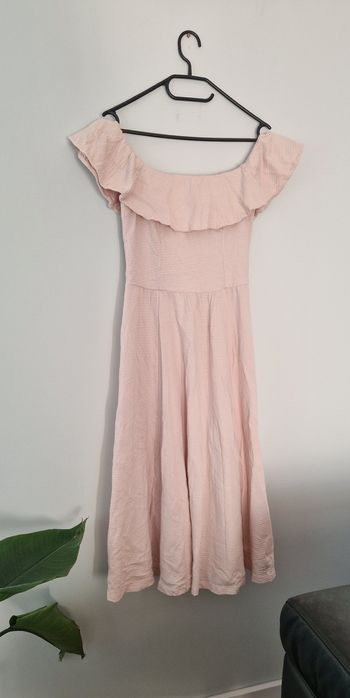 Elegancka rozkloszowana hiszpanka hm 38m