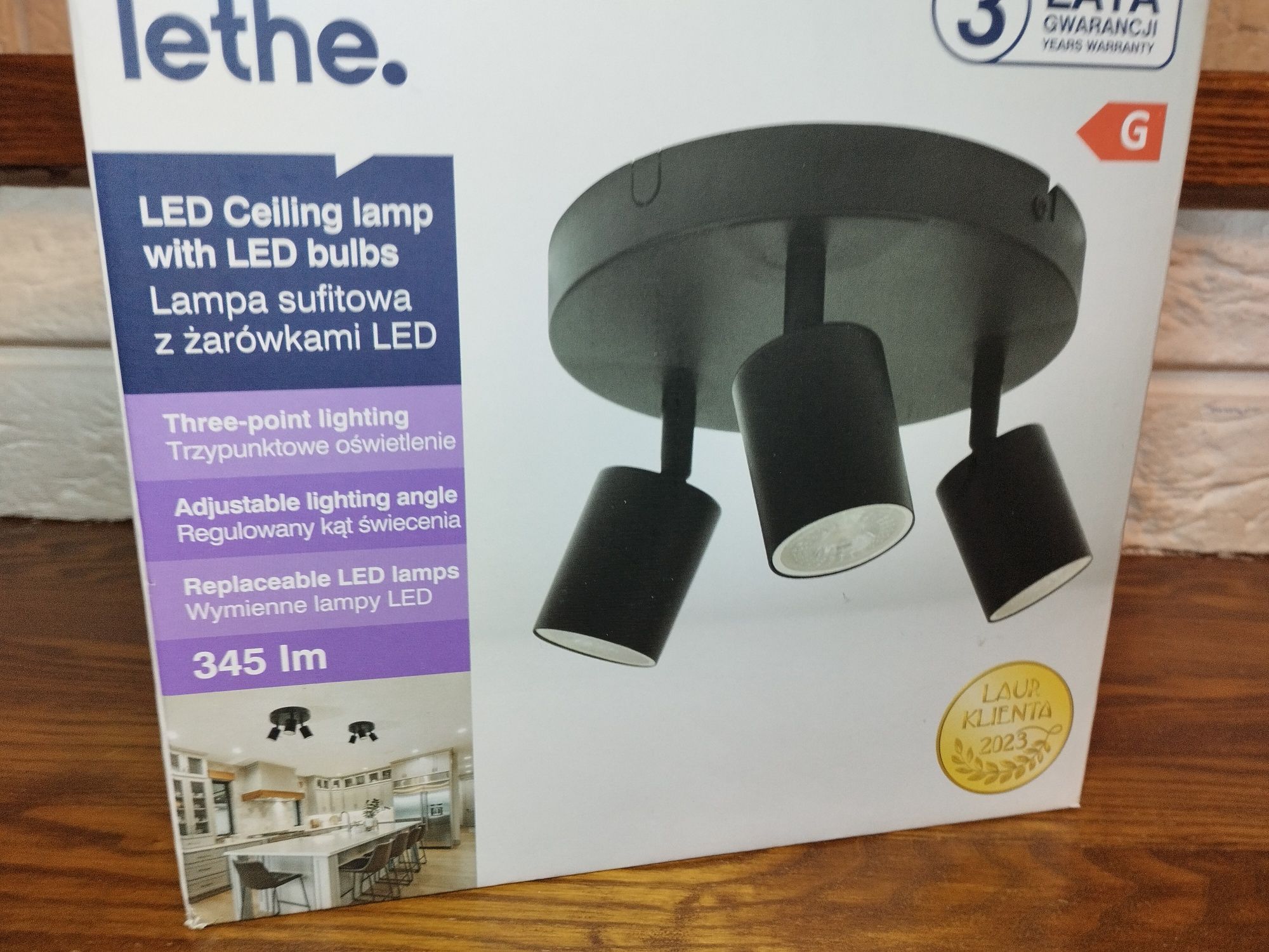 Potrójna Lampa sufitowa z żarówkami LED. 345 lumenów.