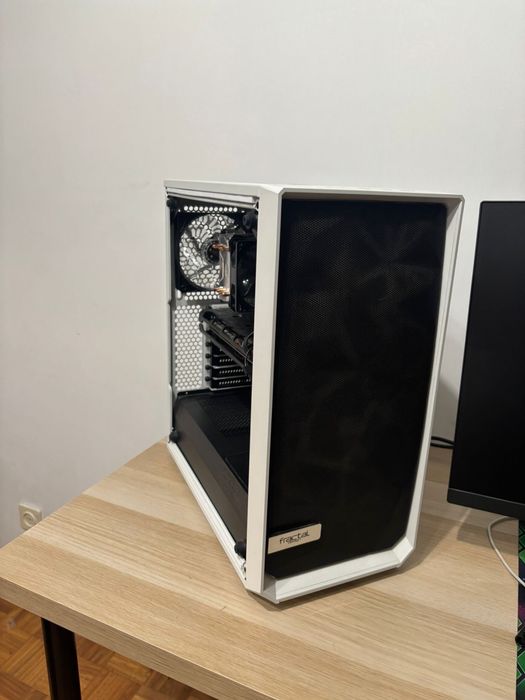 ***Pc gamer sem o ecrã ***