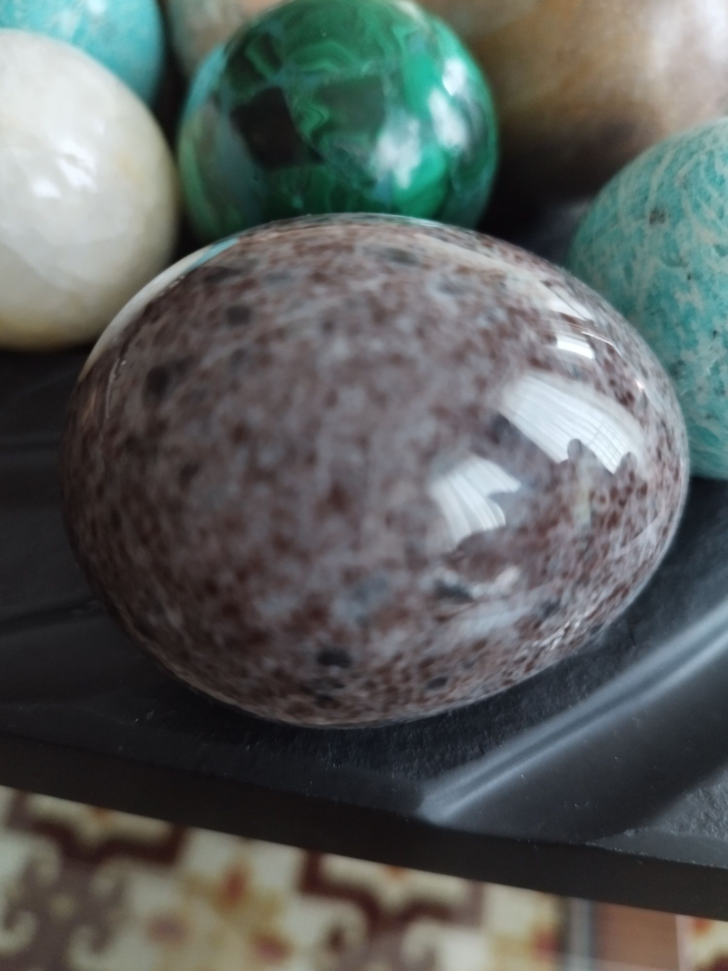 Ovos de pedras nobres