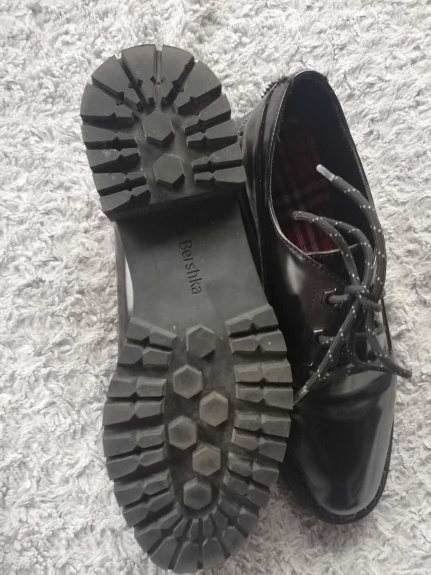 Sapatos berska, pretos verniz, tam. 39 - Nunca usados