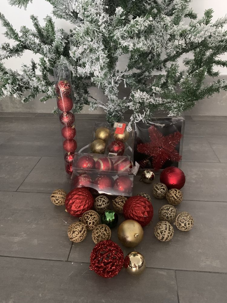 Árvore de Natal Grande 2,10m – Só 30€!