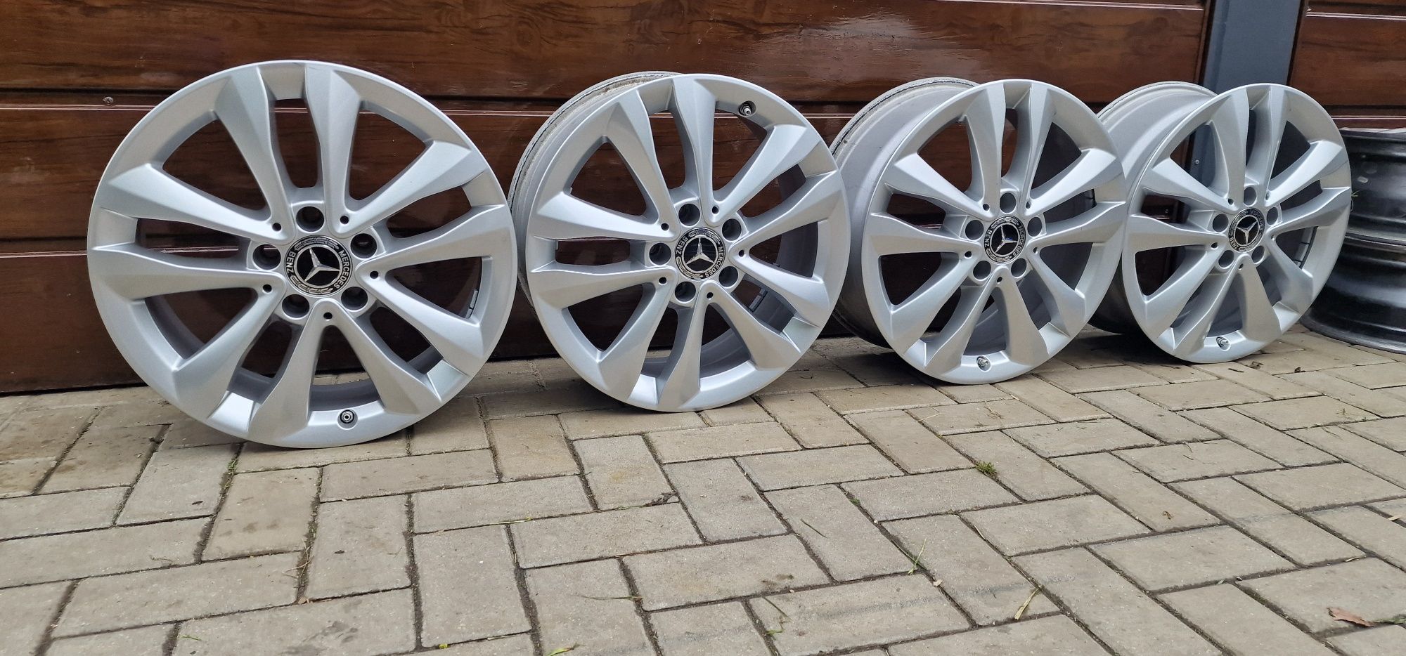 Felgi Aluminiowe Mercedes W205 R17 5x112 ET48.5-7J+Plus czujniki ciśni
