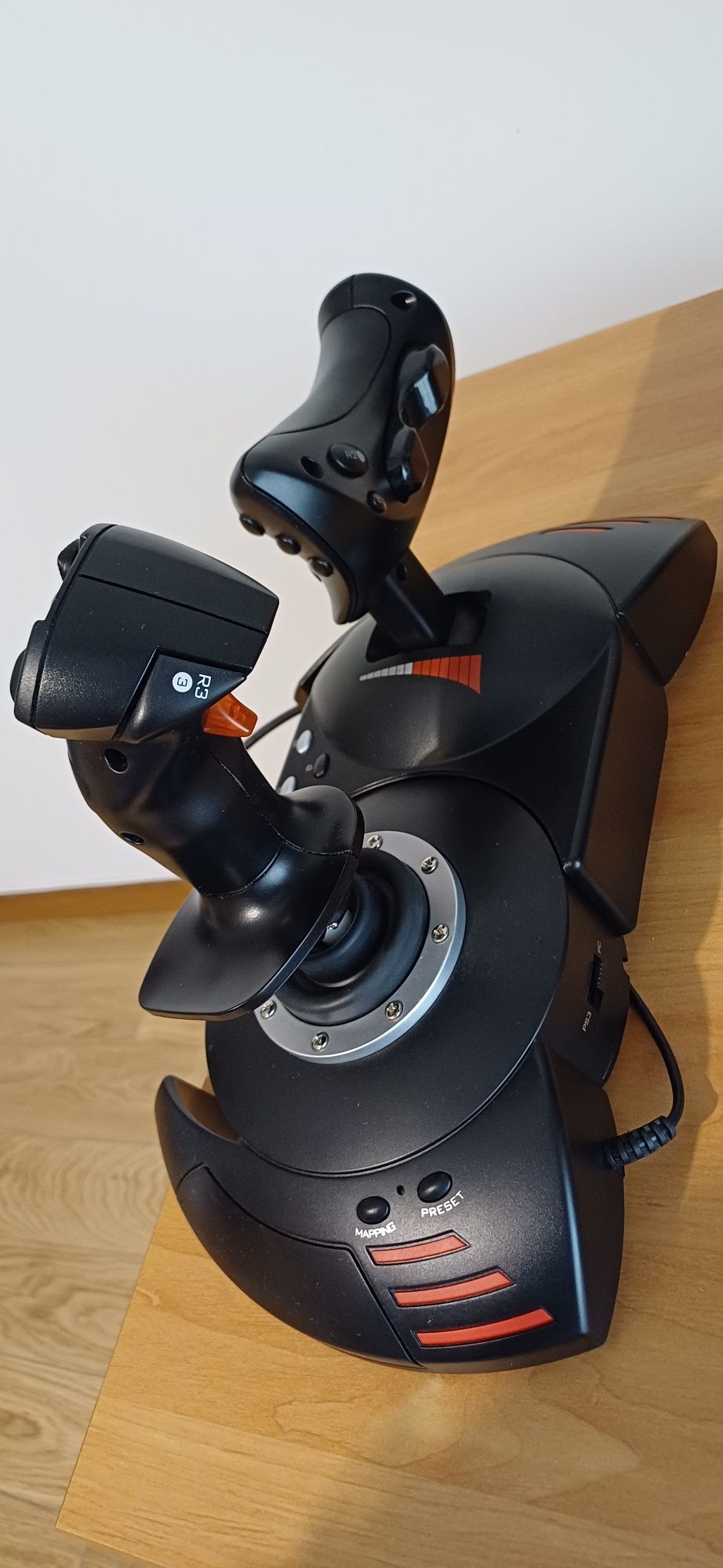 Thrustmaster T.Flight Hotas X - Joystick + Throttle