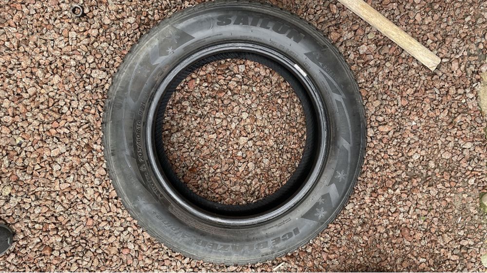 Шини  205/60/r16