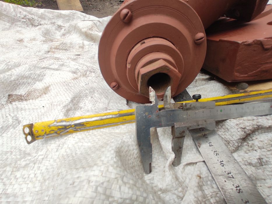 Вертикально-фрезерний привід (частина) без стола, двигуна і станини дл