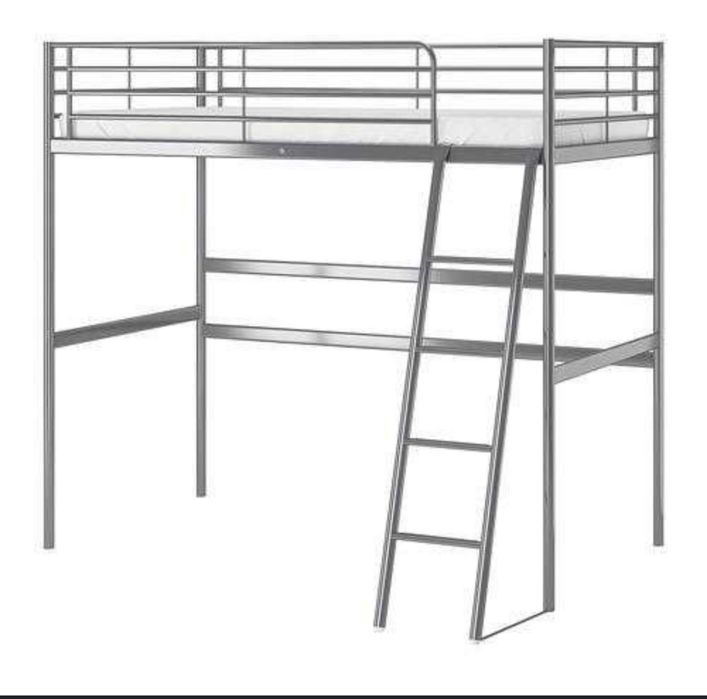 Cama alta ikea em ferro. Otimo estado, super funcional e versatil