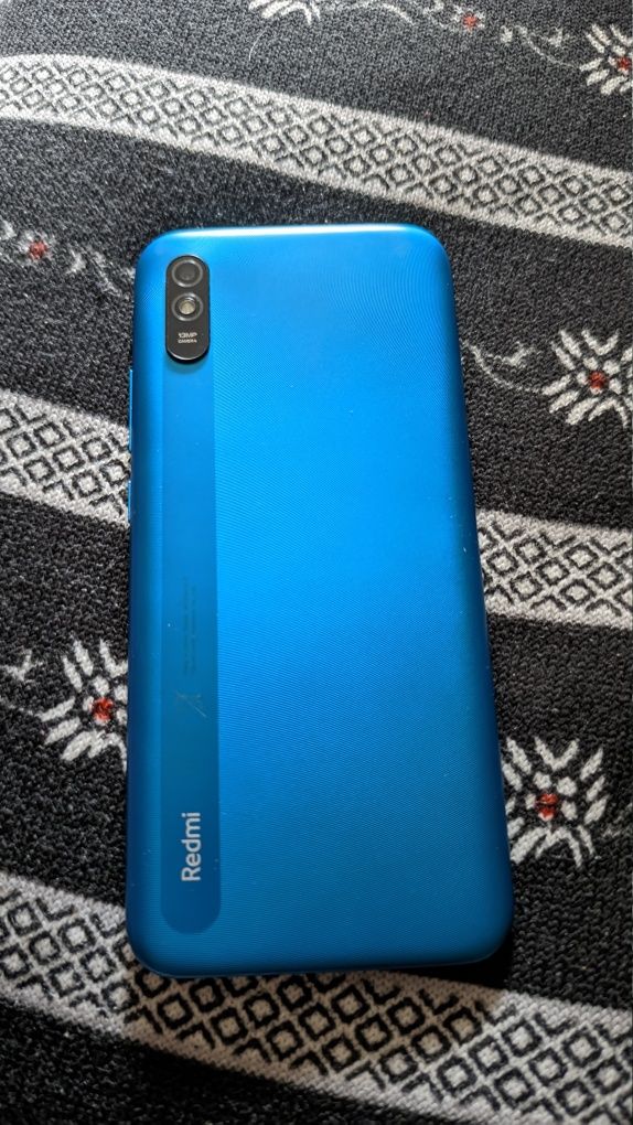 Продам Redmi 9A в отличном состоянии, есть защитное стекло