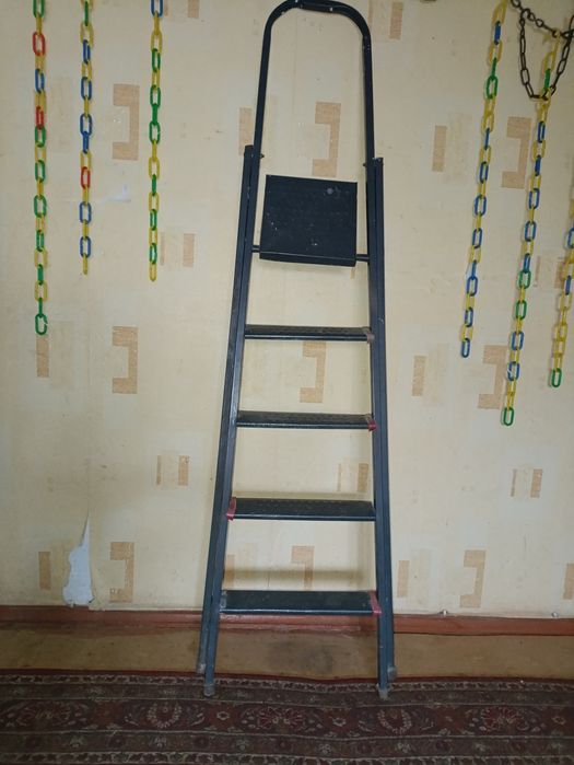 Продам стремянку
