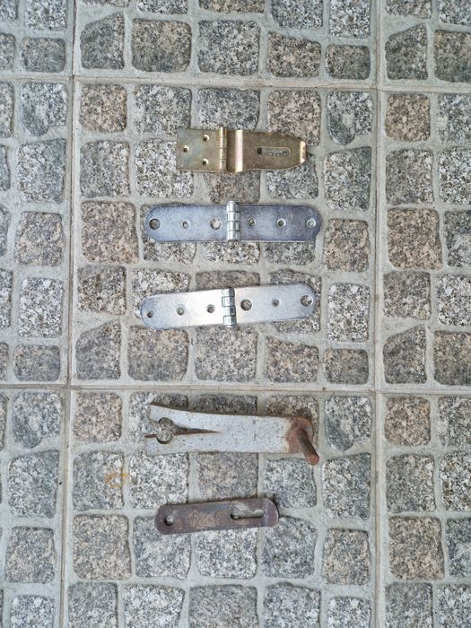 Zawiasy skobel zaślepki rynny