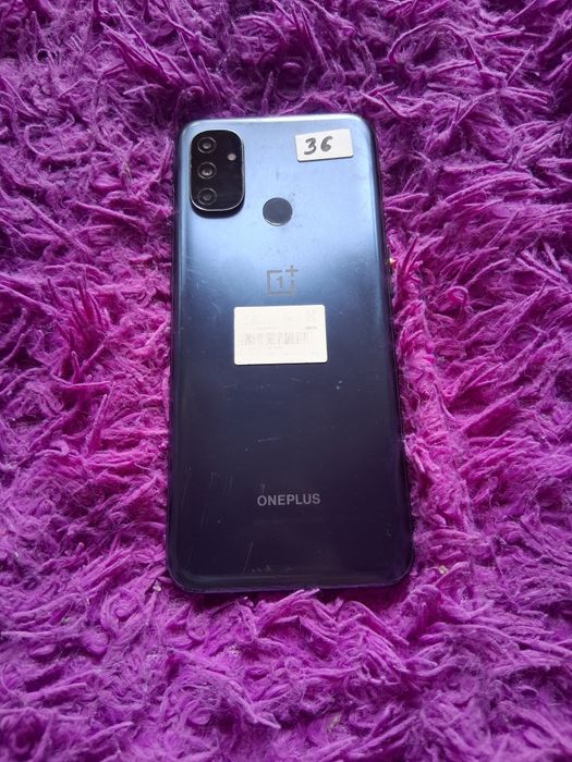 Oneplus n100 4/64 gb.