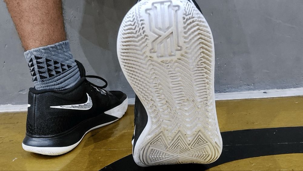 Баскетбольные кроссовки  Nike Flytrap 6 48р