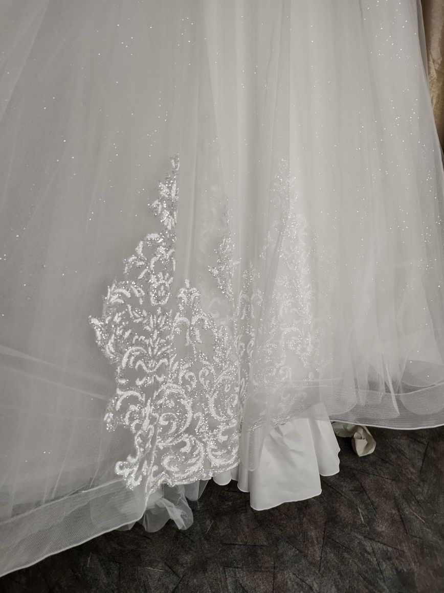 Шикарне весільне плаття Від Олі
