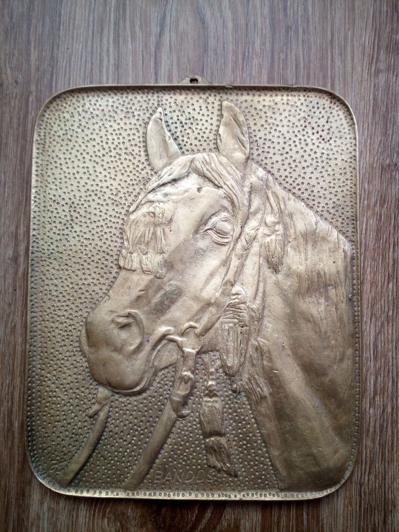 Dekoracja z mosiądzu koń Bandos  mosiężna stara pamiątka obraz