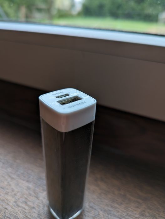 Powerbank LED ok. 4000mah + KABEL