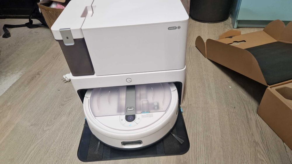 Robot sprzątający yeedi Cube biały 5100Pa z mopem i stacją opróżniania