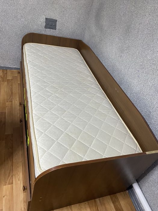 Продам диван з матрасом