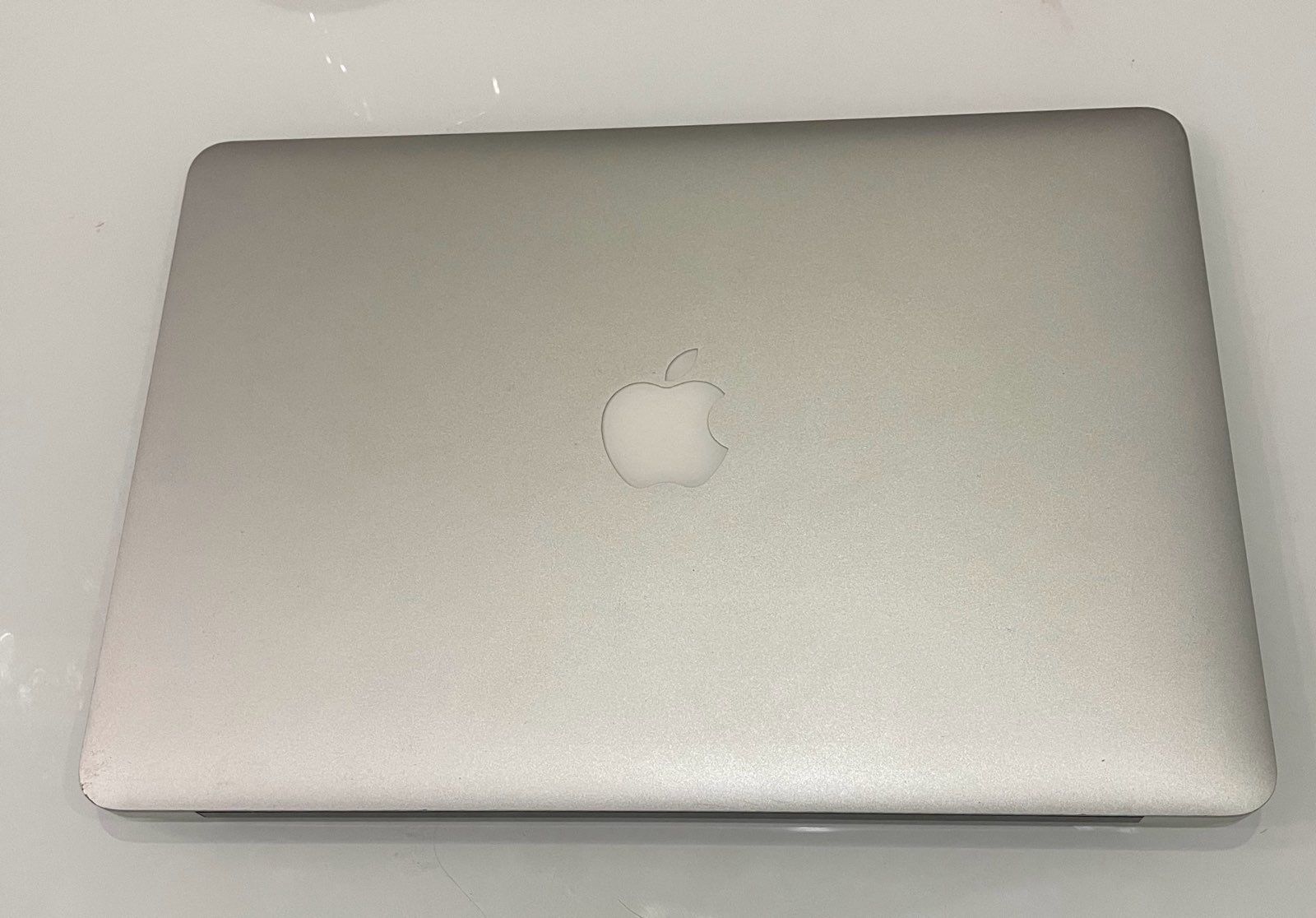 MacBook Air 13,  early 2015, 8 gb, 256