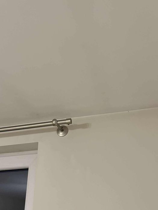 Karnisz matowy srebrny