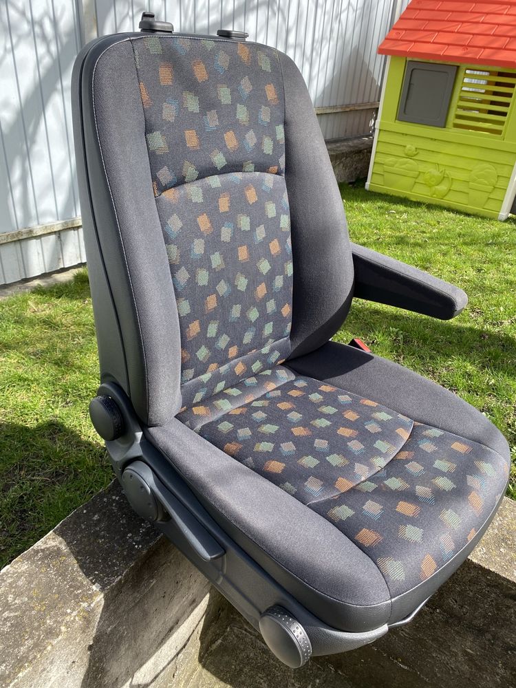 Сидіння,сідушки,кресло Mercedes Vito 639