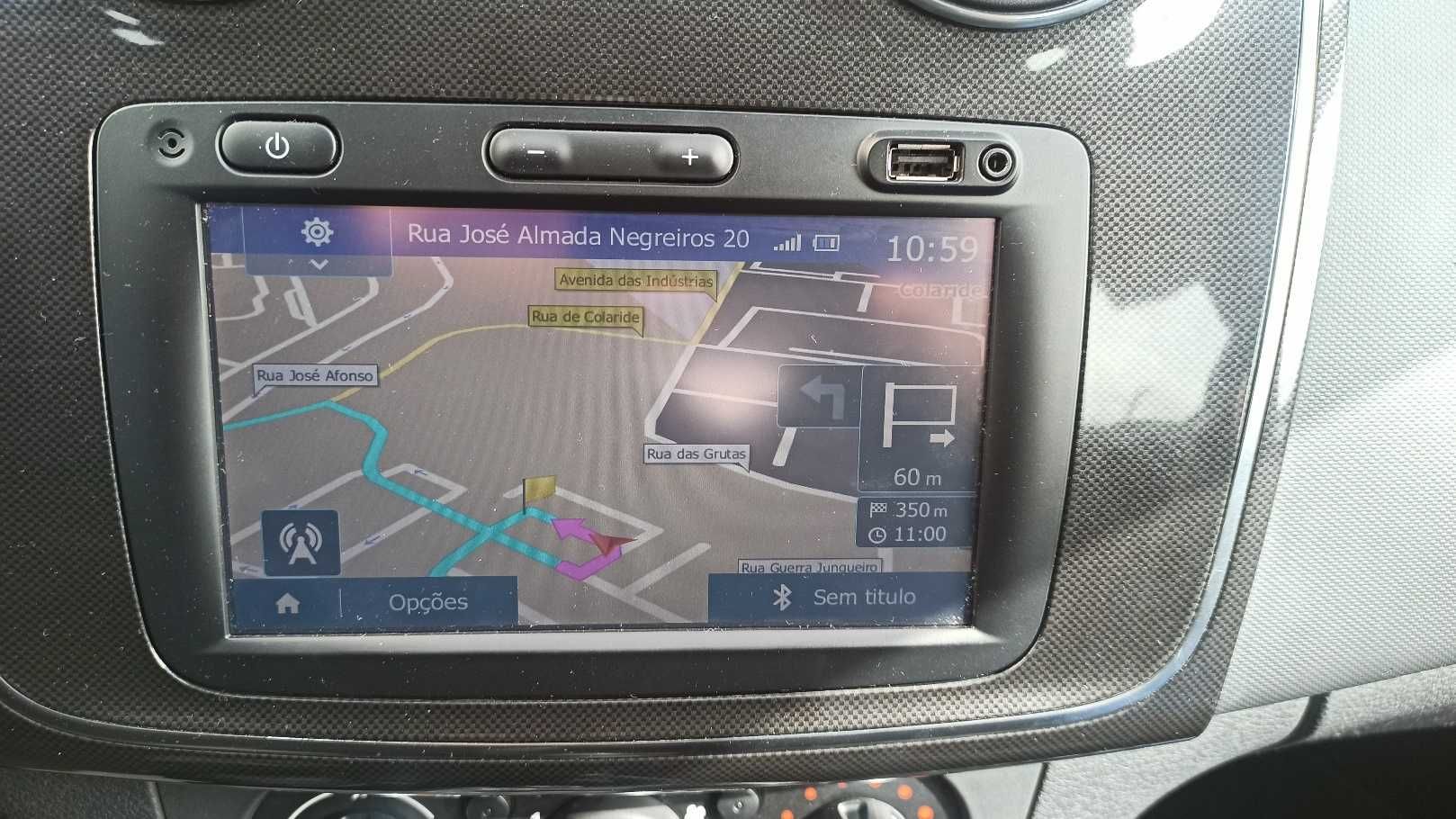 Auto radio Renault / Dacia com código anti roubo